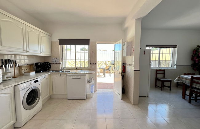 Pêra Stylish Villa With Pool by Homing - Foto 13