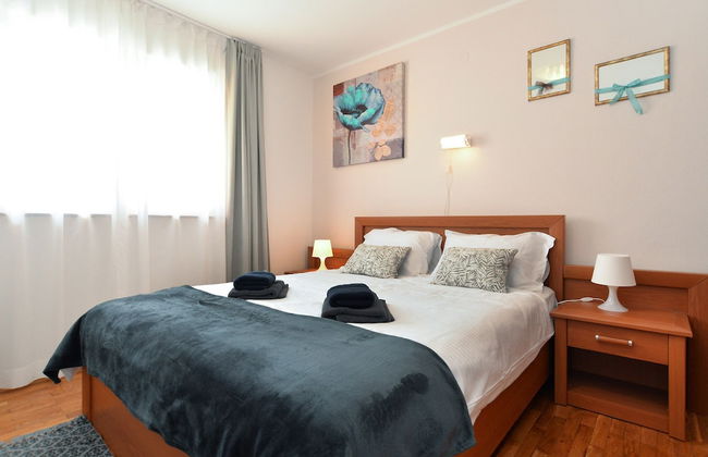 Apartment 669 - Photo 6