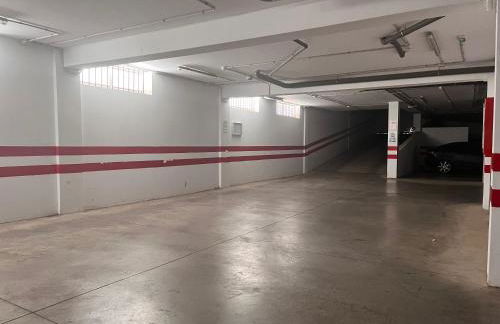 Melo Home Vecindario-Near AirPort-Elevator-Garage - Foto 31