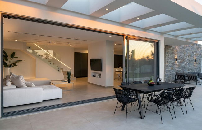 Aethra Grand- Luxury 5-bed Villa 850m From Beach - Foto 2