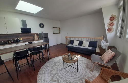 Appart dans petit chateau en centre ville - Foto 3