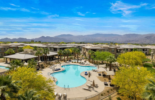 A Luxurious Oasis Experience in Desert Palm - Photo 12