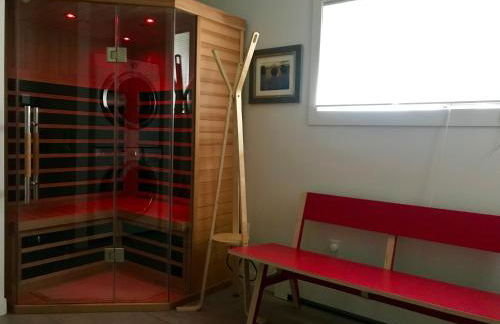 Modern Cottage with Peeks of Ocean Views - Foto 58