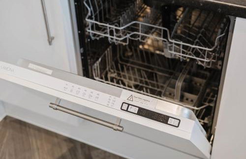 Modern and Comfortable Home away from Home - Photo 36