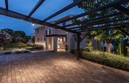 Holiday Home Romantische Villa mit Meerblick- Pool und Jacuzz by Interhome - Foto 40