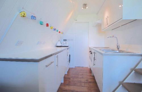 Clifftop Chalet With Pool - Foto 11