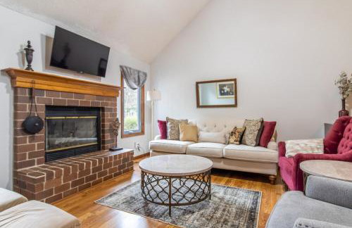 Sleeps 12! Main Level Primary Suite-Beautiful Backyard Oasis - Photo 5