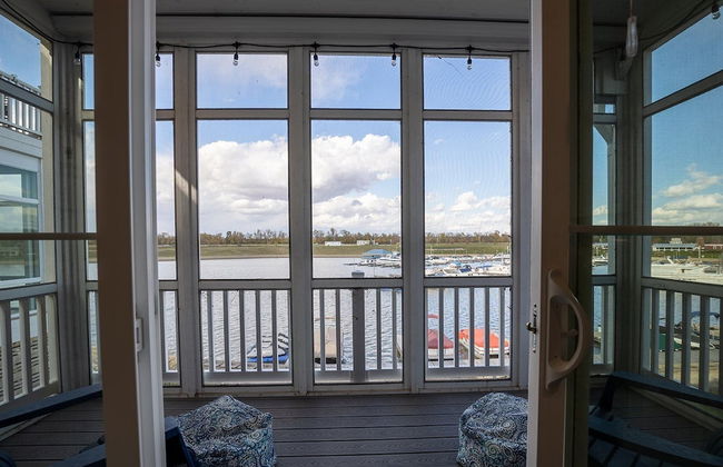 Hook, Wine, & Sinker - Photo 21