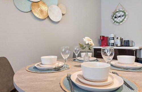 5-Star Irvine | Luxe 2BR w/ Pool, Gym & Parking - Foto 14