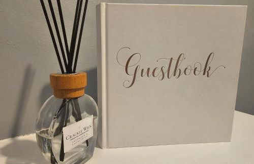 Stylish home in trendy area close to city centre, with parking - Foto 32