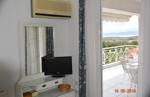 ELENI'S VILLAGE RELAXATION HOME - Photo 20