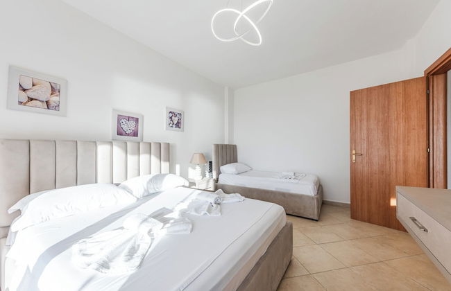 The Seaview Sanctuary - Photo 4