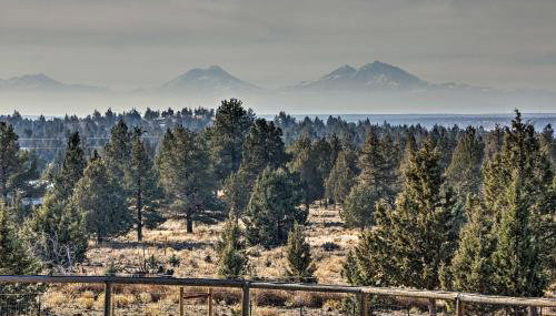 Grand Cabin with Hot Tub and Views - 3 Miles to Hiking - Foto 4