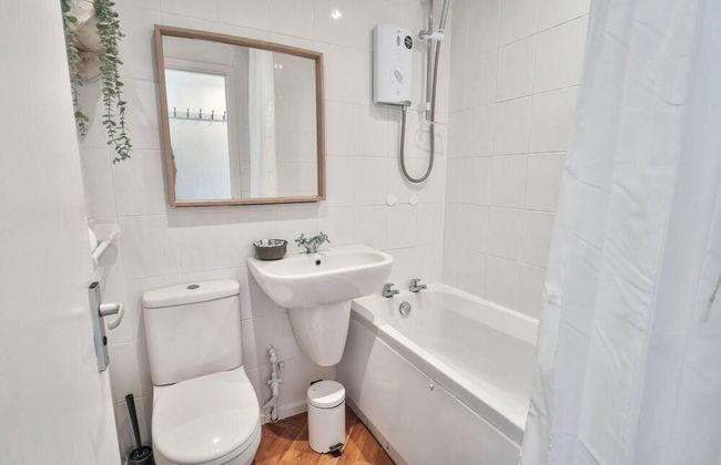 The Lookout, Sunny Beach Retreat, Sleeps 5 Guests - Photo 10