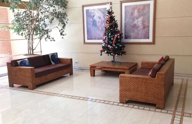 At Home Roger de Flor - Photo 2