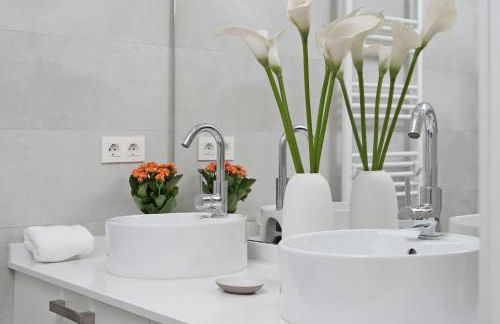 Descubre la Magia de Granada en este apartamento - Foto 18