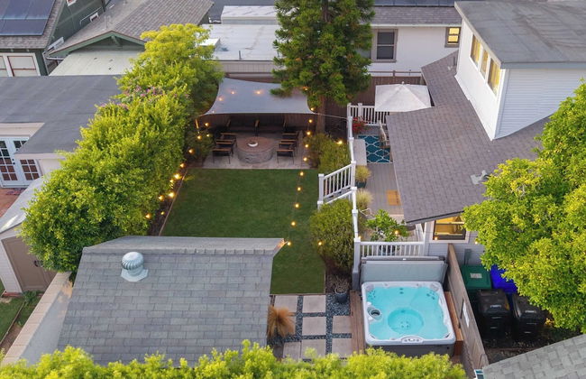 Luxe Backyard Oasis w/ Hot Tub Chic Design South Park Sanctuary - Foto 42