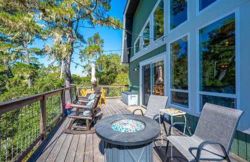 Forest Home with Deck, EV Station, King Beds - Foto 42