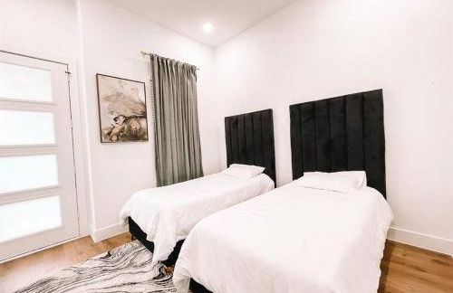 Pet Friendly Stylish 4 Bedroom home Close to All - Foto 19