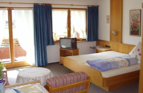 Gästehaus zur Färbe Apartments - Photo 12