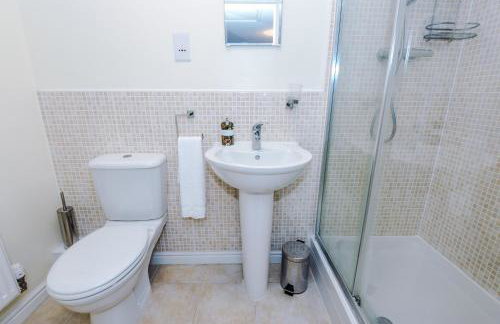 Kinship House by YourStays - Stunning Holiday Home in the Suburbs - Foto 42