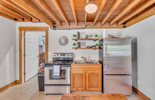 The Den at J-Barn - Secluded Retreat - Foto 4