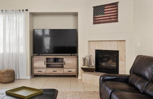 Stylish Silver Falls 4BR KING Master Game Room - Photo 5