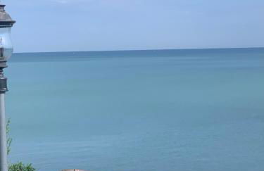 Lakeview - Lake Erie - Ashtabula, OH - 5 Min to GOTL - Fireplace- Deck - King Bed - Foto 2