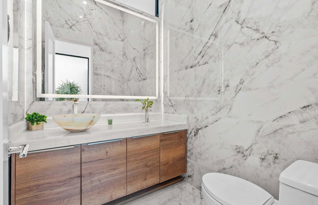 Fine Luxe Retreat w/ Pool & Hot Tub Bravo Villa #15 by Avantstay - Photo 39