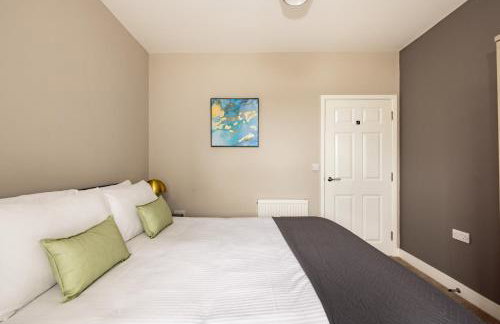 Plymouth by Charles Hope - Foto 52