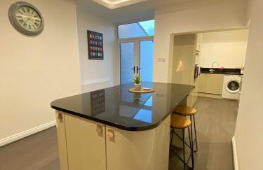 A spacious & modern 3-bed home - Foto 3