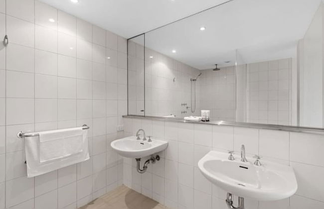 Spacious St Kilda Escape - Parking and City Views - Foto 19