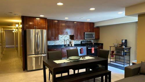 Spacious, one-level condo adjacent to Jackson Park - Photo 2
