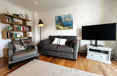 North Quay - Pet friendly Luxury Townhouse overlooking Bembridge Harbour - Photo 20