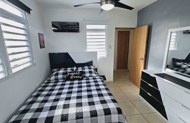 Cozy and Modern Apartment Black & White With Jacuzzi on Terrace - Photo 13