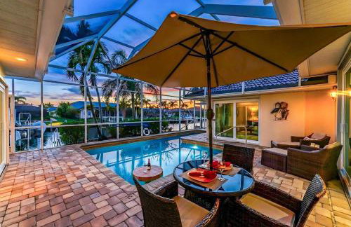 Villa Hibiscus-Waterfront-Free Heated Pool-Dock-Bikes-Other Amenities - Photo 1
