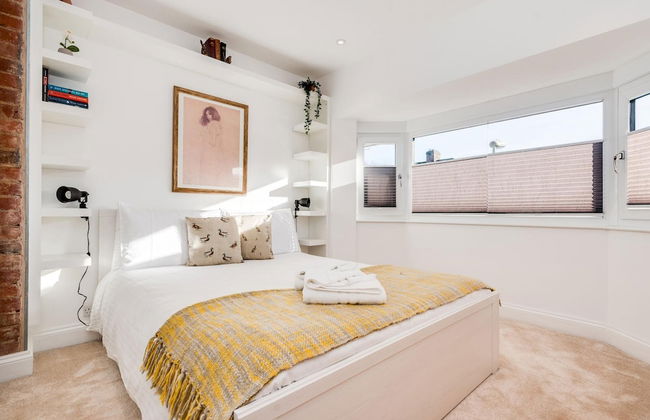 Charming 3 BR House - Garden Parking Near CS Lewis Park - Foto 16