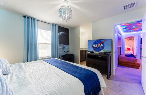 Luxury 8BR Villa with Pool, Spa, Theater & Game Room near Disney - Foto 22