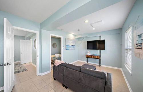 Beach Home with Cowboy Pool, Big Deck and Ocean View - Photo 27