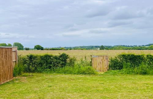 Romantic Cabin Retreat on 50-Acre Suffolk Farm - Foto 6