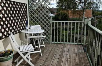 Two Bed First Floor Apartment in Village location - Photo 6