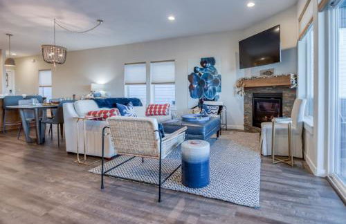 The Moby House Coastal Retreat with Ocean Views & Hot Tub - Foto 57