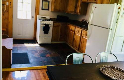 Sunny & Open 2 Bdrm - Close to Stowe Village, Shopping, Mtn Views! - Foto 13