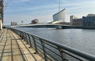 Apartment in MediaCity - Foto 1