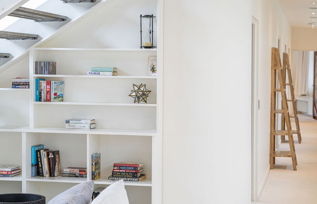 JOIVY Stunning 5-Bed Boathouse On The River Thames - Foto 22