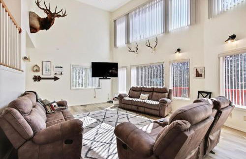 Cascade Cabin Mountain Getaway with Private Beach - Foto 1