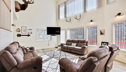 Cascade Cabin Mountain Getaway with Private Beach - Foto 1