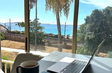 Luxury Apartment with Sea View and Private Beach Access - Photo 1