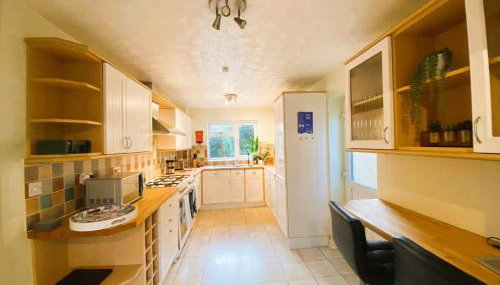 ELY House with FREE private parking - Foto 4