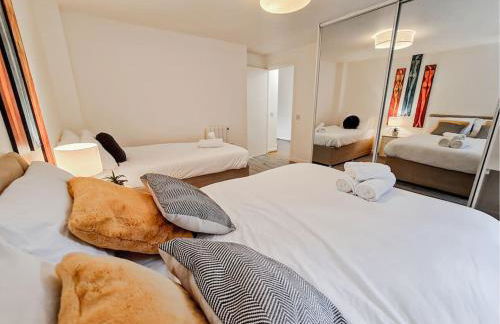 Comfy 2 bed Flat with free Parking, close to Tube - Foto 12